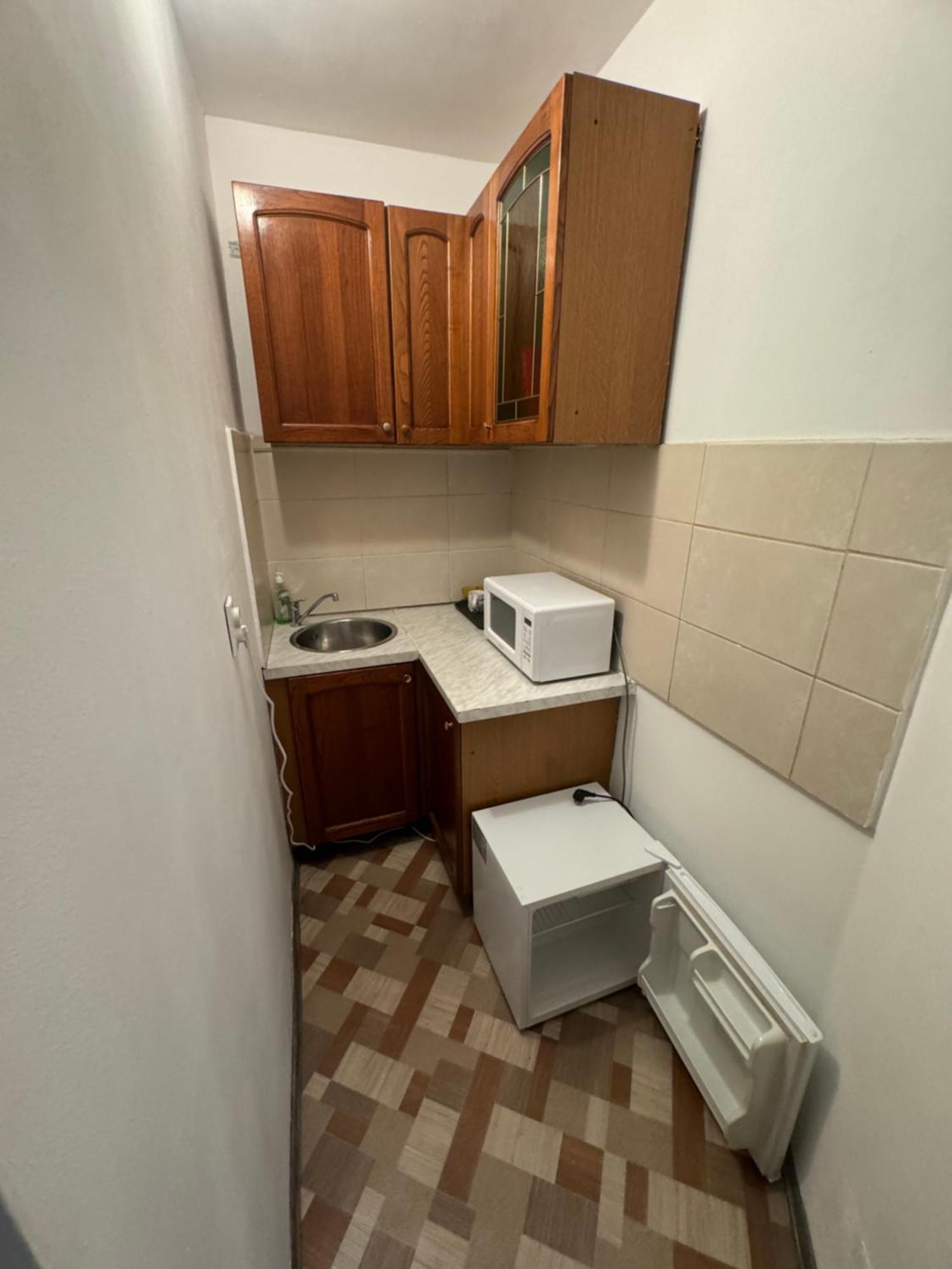 Economic Low Buget Downtown Studio Tiny Home On Street Piata Amzei بوخارست المظهر الخارجي الصورة